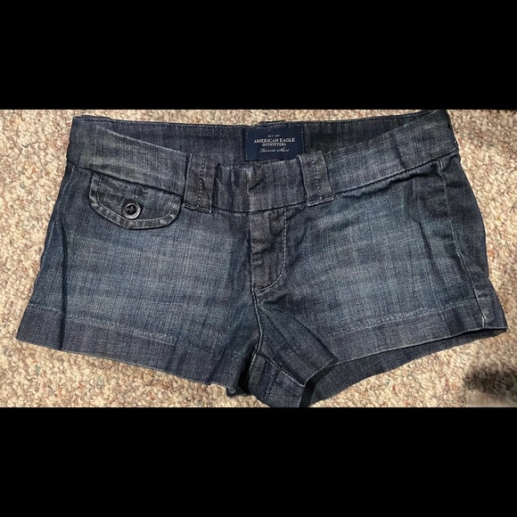 American Eagle Shorts - Like New - Picture 1 of 2